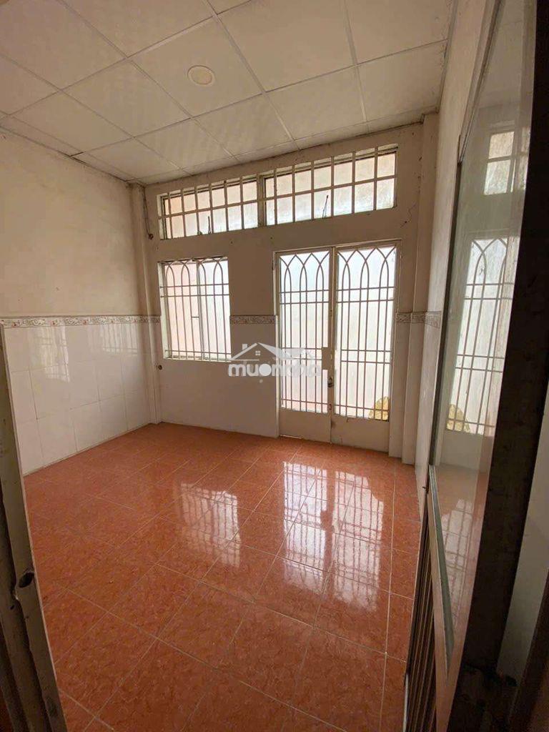 Nhà cho thuê hẽm 5m p6. dtsd 52m2 ngang 3,2 (nở hậu 4m9)
giá 7trieu - 2