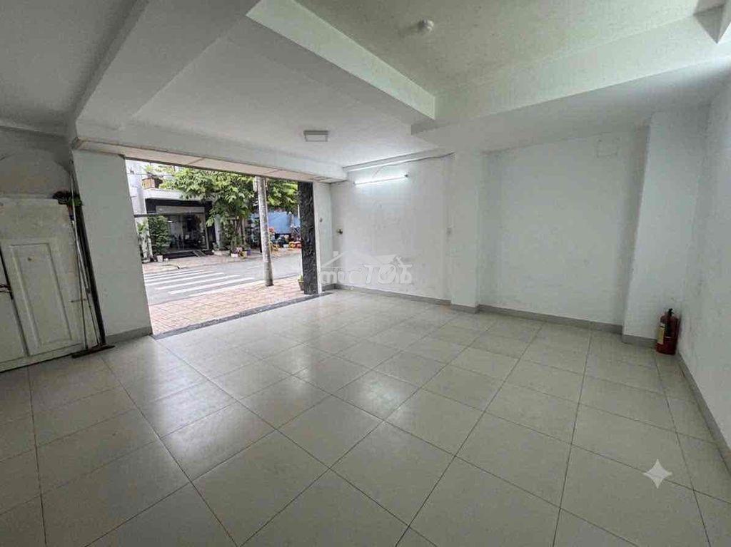Kiot mới rộng thoáng kinh doanh được nhiều loại hình - 2