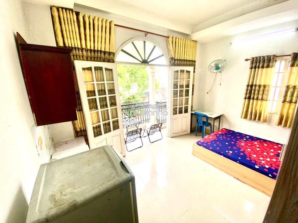 Phòng trọ giá rẻ có ban công đầy đủ nội thất ở ngã tư 4 xã - 3