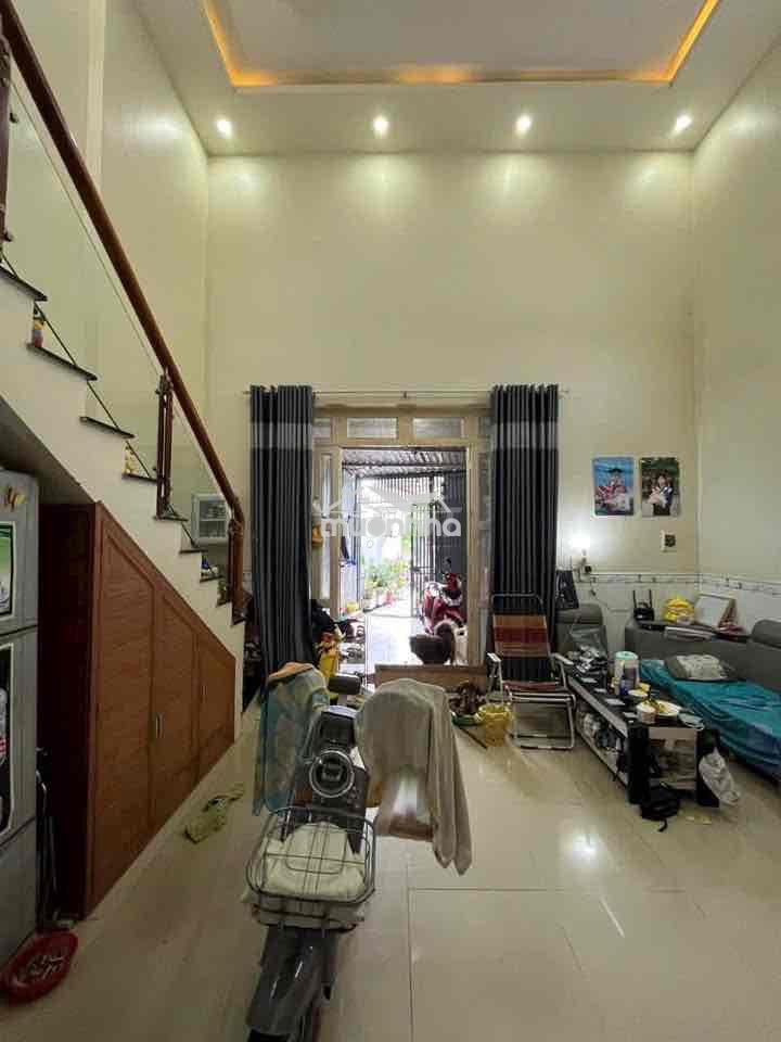 Cần bán gấp nhà 1 trệt 1 lững , sổ riêng thổ cư , ngay chợ bửu hoà - 2