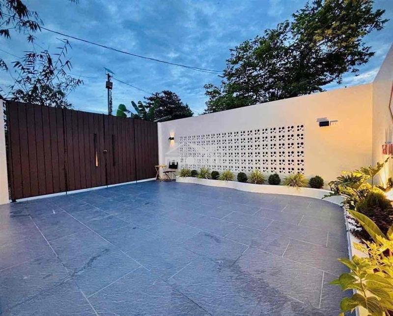 Nhà thủ dầu một gần siêu thị aeon , cách đường huỳnh văn lũy 100m .