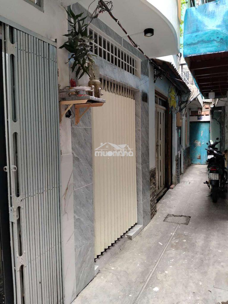 Nhà 2 lầu đúc hẻm nhỏ lạc long quân tphcm