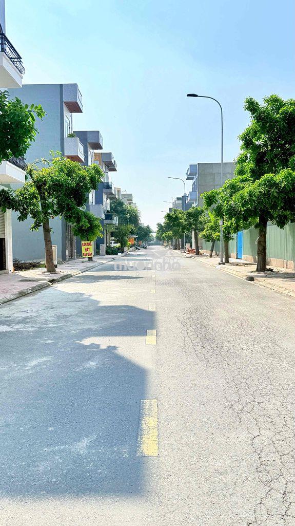 Nhà phố 5 p ngủ sân xe hơi hoàn công vị trí kinh doanh tôt - 2