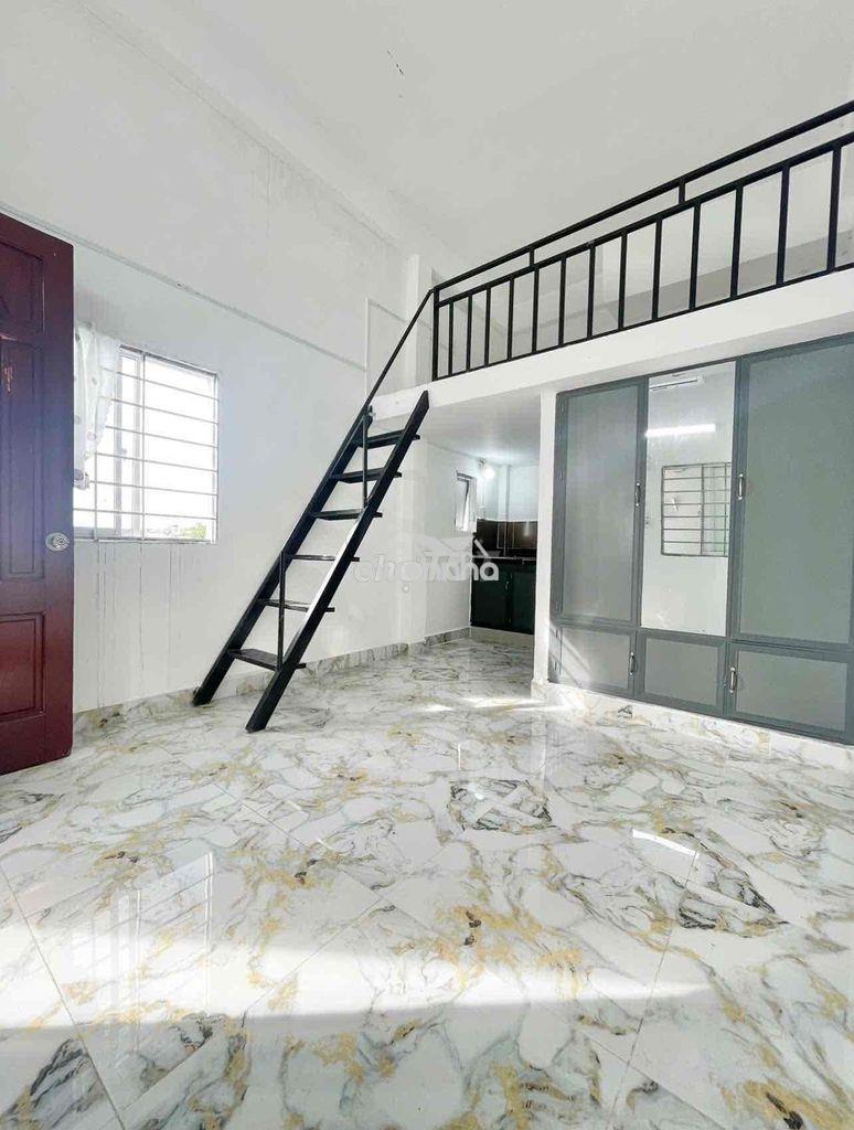 Duplex không giới hạn người - xe - gác cao không đụng đầu - thang máy