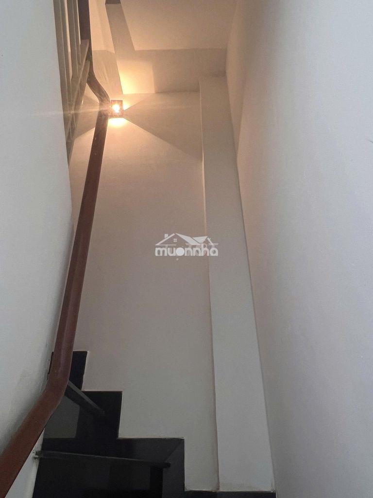 Cho thuê nhà 197/11h cao đạt q5 3x10 3 lầu 12 tr còn tl
