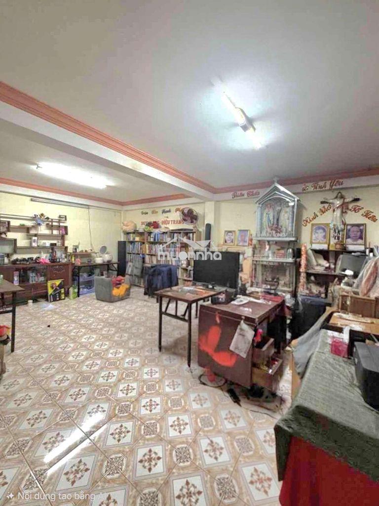 Bán nhà 3 tầng hẻm8m cách chợ khiếu năng tĩnh khu tên lửa 3 bước chân
