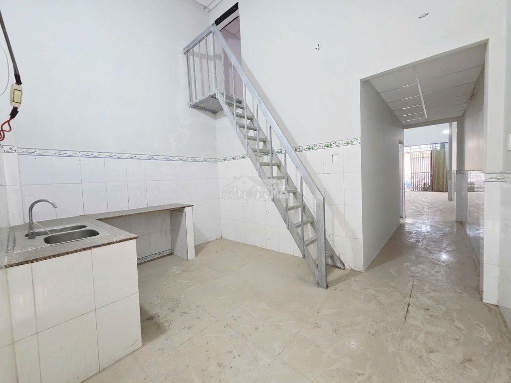 Cho thuê nhà hẻm 319 lê trọng tấn  4 x 22 m đúc lửng cực đẹp : 2 pn  - 3