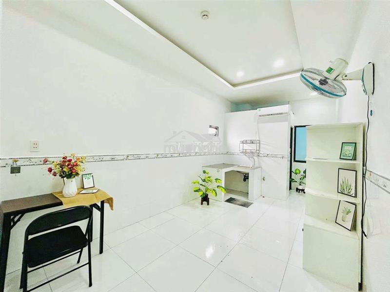 Phòng full nội thất giá 2tr9