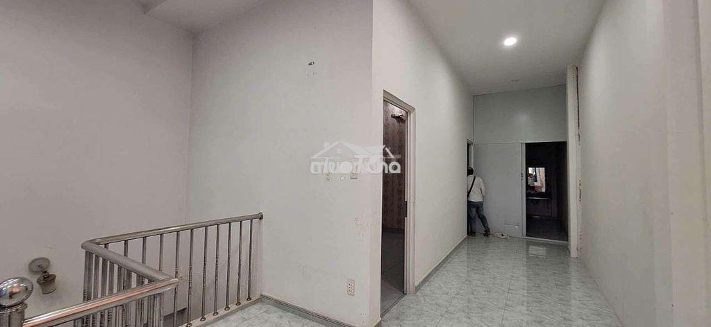 Nhà lầu gần siêu thị go dĩ an giá 10 triệu - 2