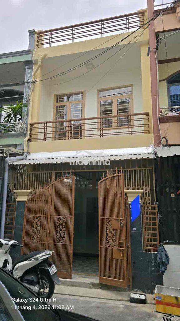 Nhà hẻm xe tải thông đường phạm văn bạch (4x12m) có điện mặt trời
