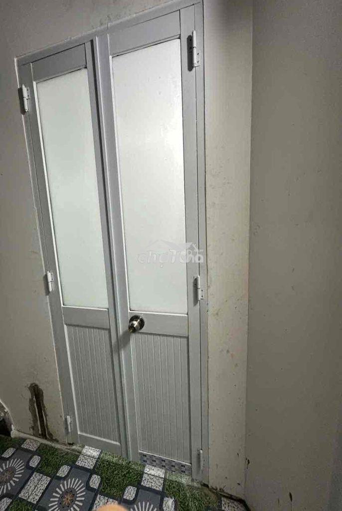 Phòng trọ sạch đẹp không có gác cách kcx tân thuận 500m