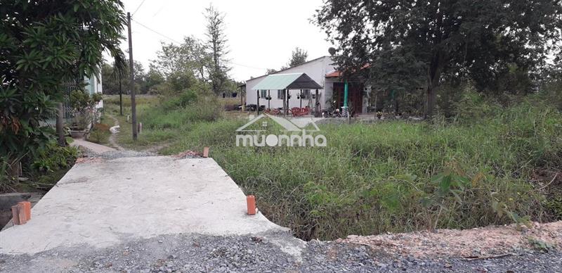 Đất mặt tiền xe tải đường một dữ hưng long