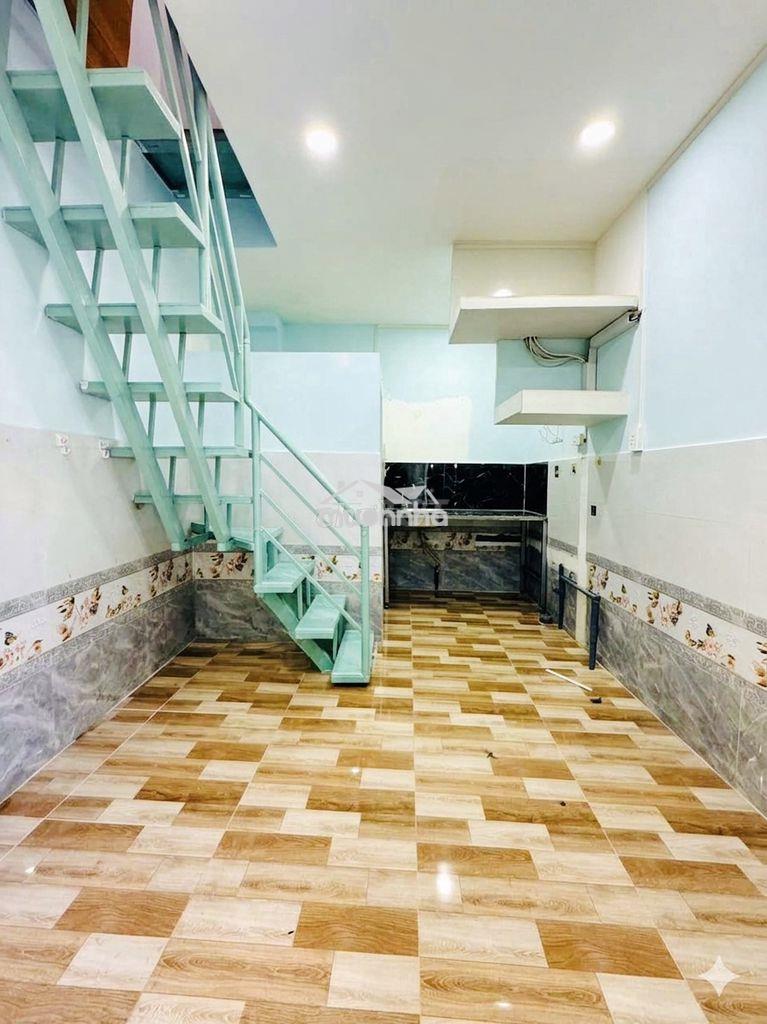 Tôi bán nhà 30 m2, 1 trệt.1 lầu đúc, 2 wc, tuyệt đẹp, quận 7