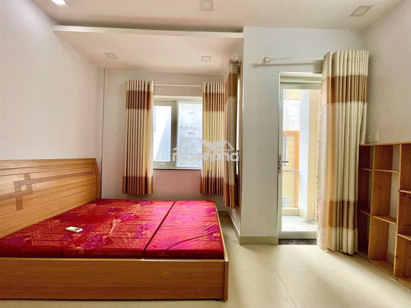 Phòng studio ban công có thang máy ngay hàng xanh, cầu thị nghè