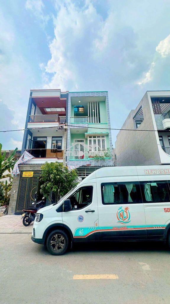 Nhà 3 tấm gần bệnh viện dĩ a giá rẽ hơn căn bên cạnh 1 tỷ