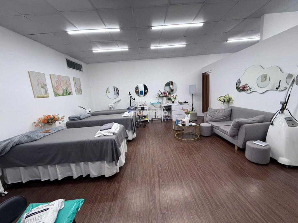 Có văn phòng 10 - 30 triệu  dt từ 70 - 150m2 - tòa nhà mới - hiện đại - 3