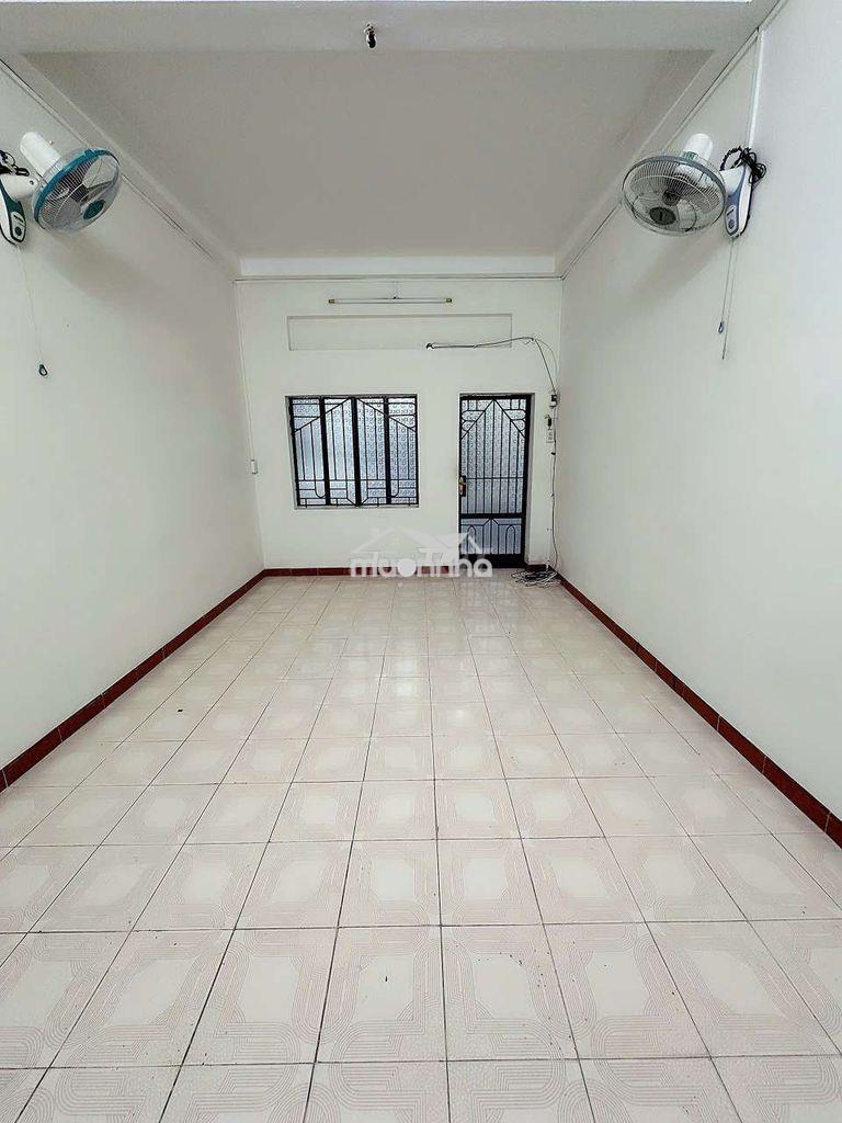 Cho thuê gấp 82/2a cmt8, qtb ngay ngã ba chấn hưng,giá 12 triệu/tháng  - 4