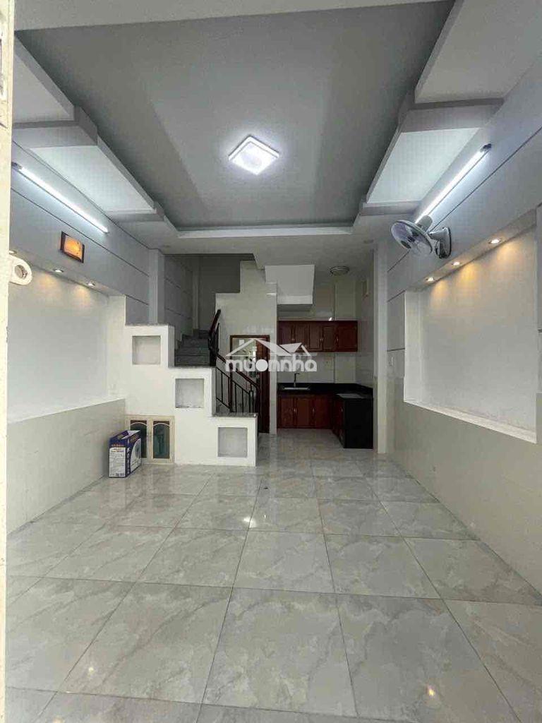 Cho thuê nhà nguyên căn.trệt 2 lầu sân thượng . phan đình phùng p1 pn