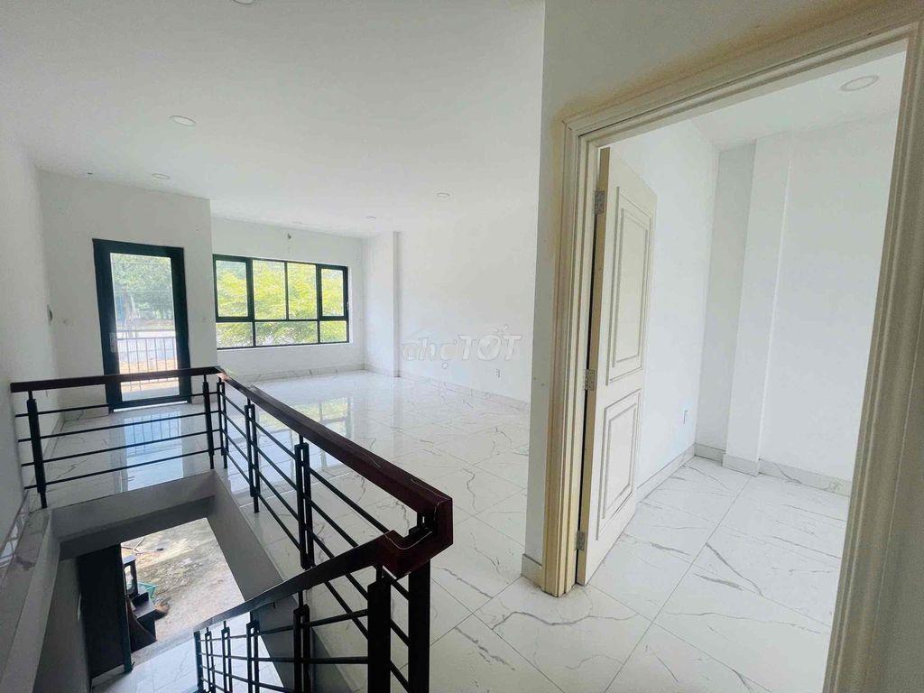 Cho thuê nhà nguyên căn 2pn kđt oasis city bến cát, giá 6tr - 4