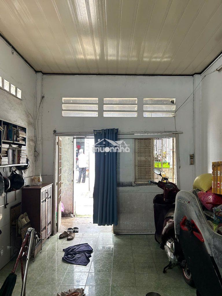 Bán gấp nhà c4 đường dương quảng hàm, gần bên đh văn lang cs3