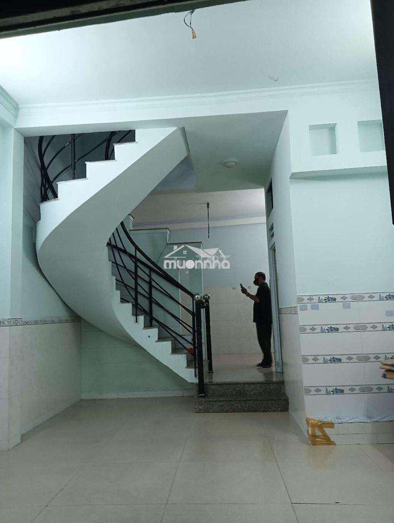Nhà gần chợ cây sộp mới đẹp 