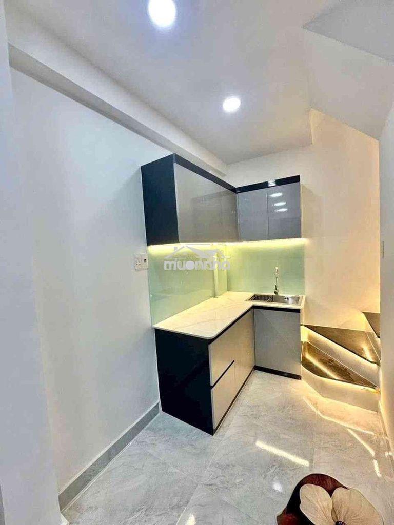 Nhà đẹp q4- sát mặt tiền- 25m2 - 3 lầu đúc- chỉ 4 tỷ nhỉnh - 2