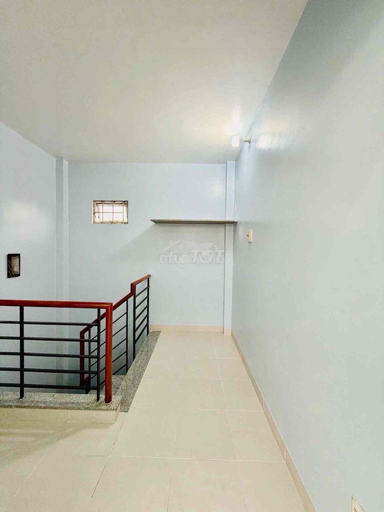Chỉ nhỉnh 3 tỷ cho 21m2 5 tầng btct kcd hh gần vĩnh khánh - 2