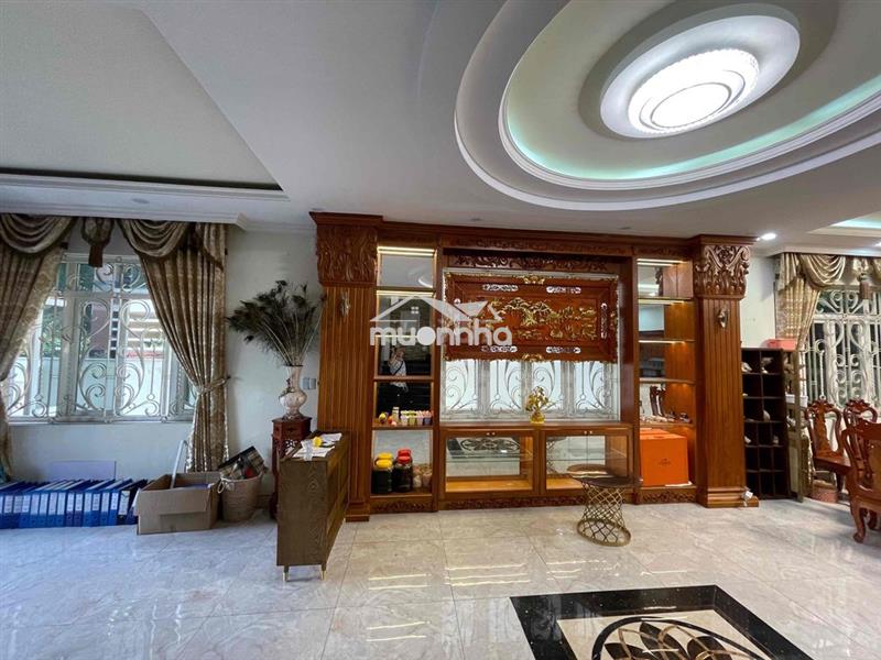 Biệt thự nội thất cao cấp, có hầm dt 200m2 giá bán 34.5tỷ(tặng nt)