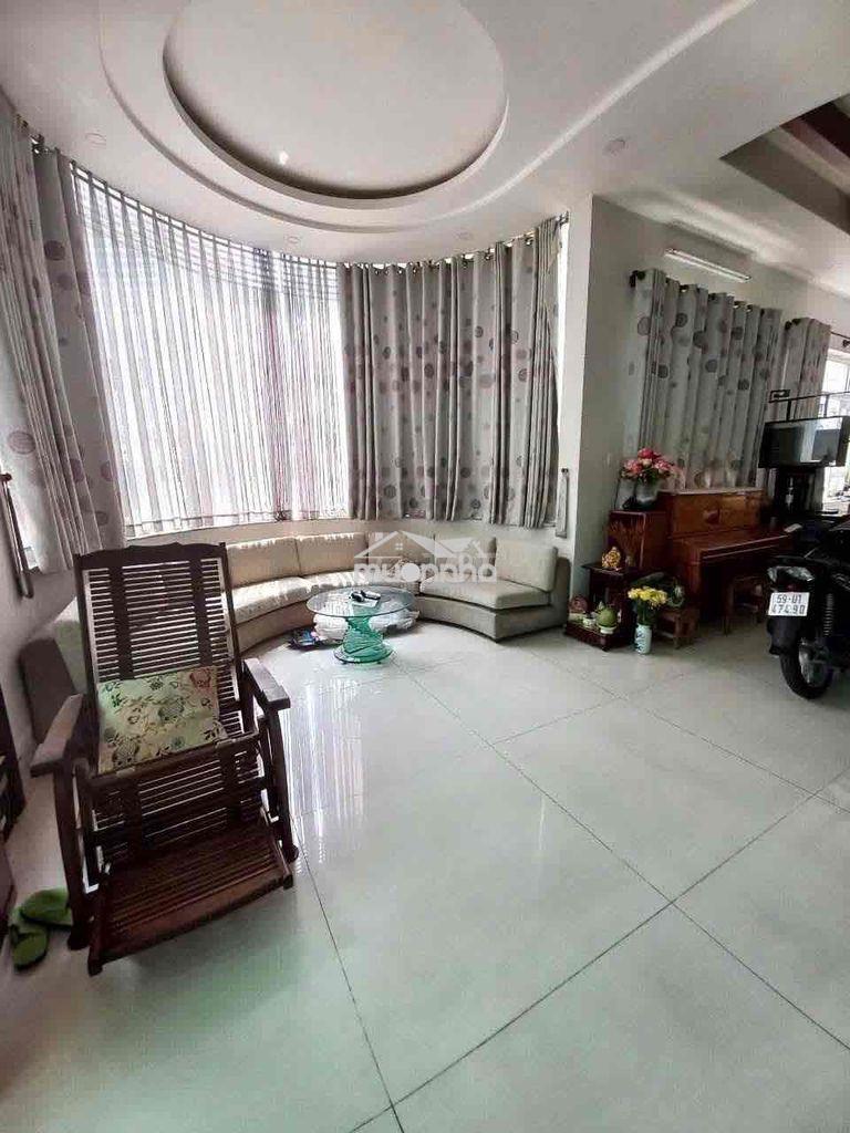 Biệt thự 17x17  khu vip phường 15 q11