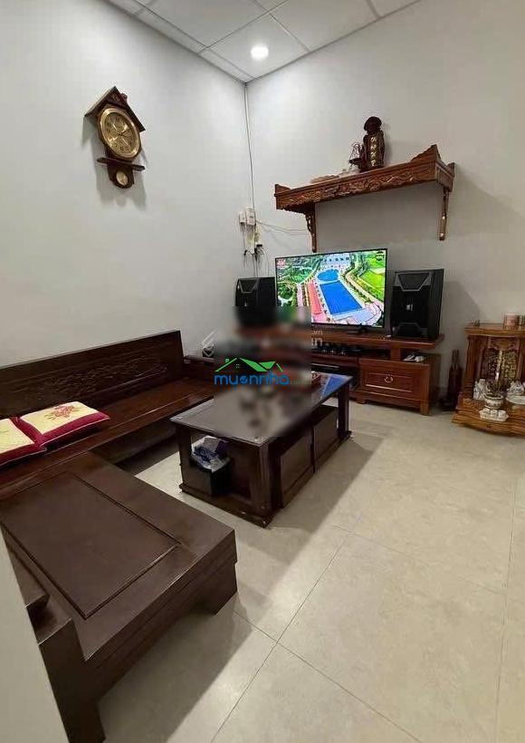 Nhà mới gần sân banh tân xuân 6, dt ngang 4 dài 20, full nội thất