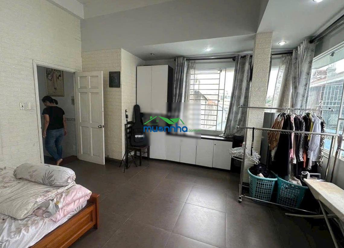 Chính chủ cần bán gấp đường nguyễn văn quá q12 dt: 6.7 x 12.5 trệt lầu sân thượng nhà còn mới đẹp - 2