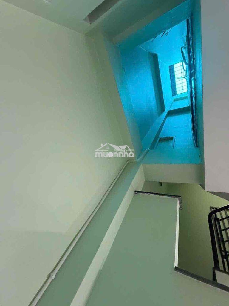 Nhà cho thuê 4 x 11m 1 trệt 2 lầu - 2