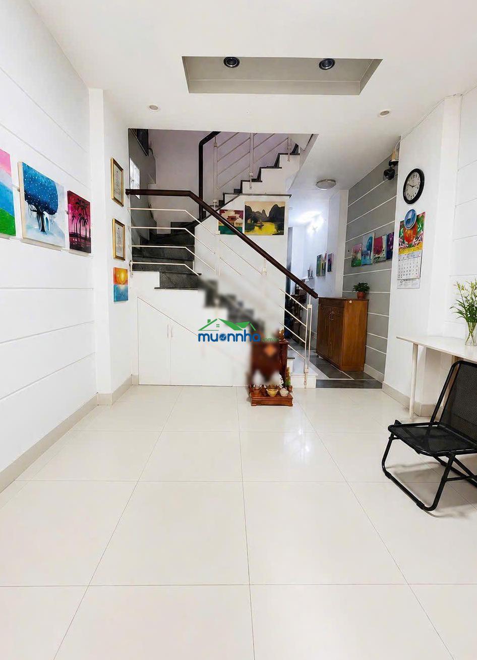 Bán nhà 4 tầng, 35m2 quận 4 giá 4,5 tỷ
