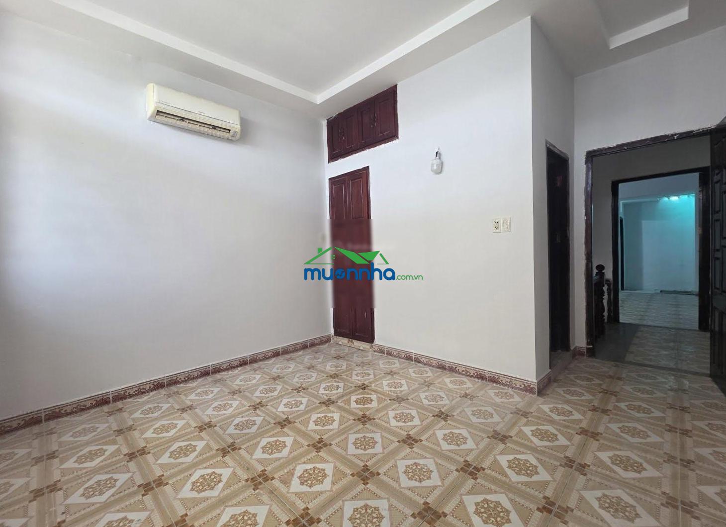 2tỷ bán gấp nhà đang cho thuê dương công khi (dt5x12) sổ hồng riêng
