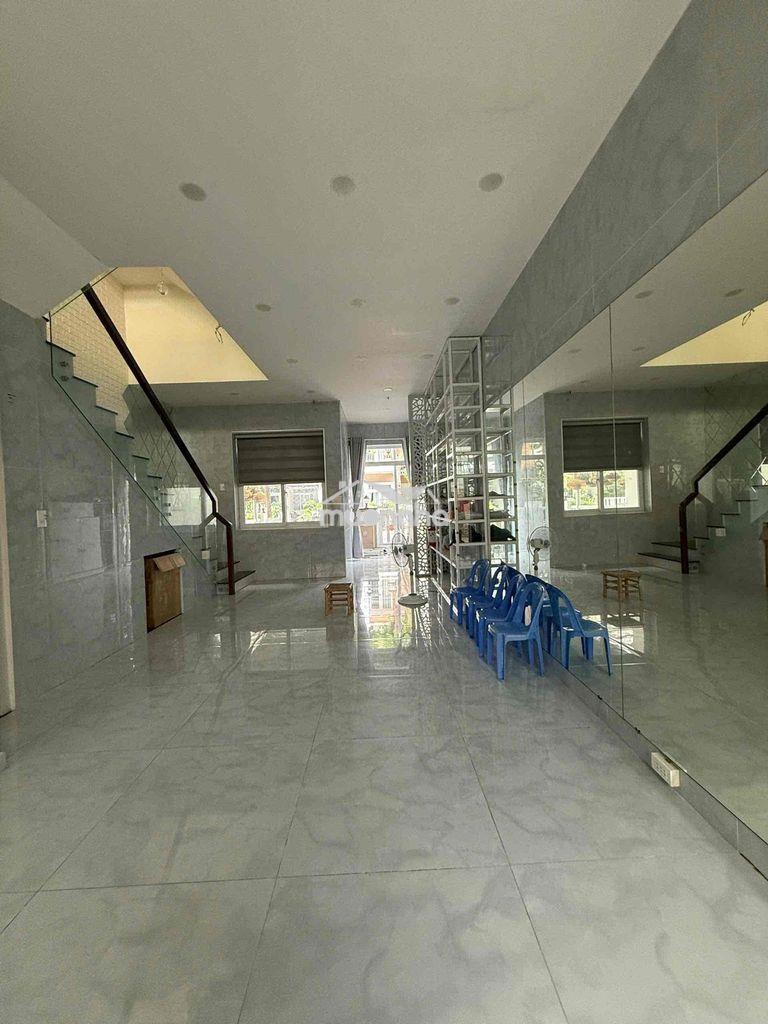Cho thuê nhà 1 trệt 2 lầu, có nội thất sẵn, giá 13 triệu/ tháng