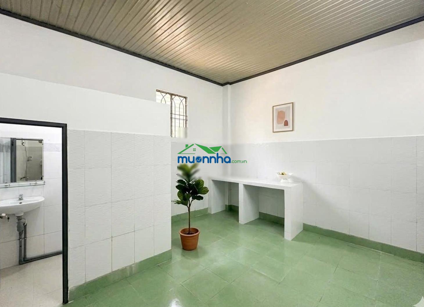 Bán nhà cấp 4 gần vinhomes grand park quận 9 diện tích: 70 m (ngang 5 m) nhà cấp 4, gồm 2 phòng - 3