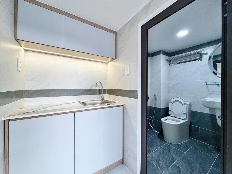Khai trương gác bancony gần đh hồng bàng , uef , hàng xanh quận bình thạnh  - 4