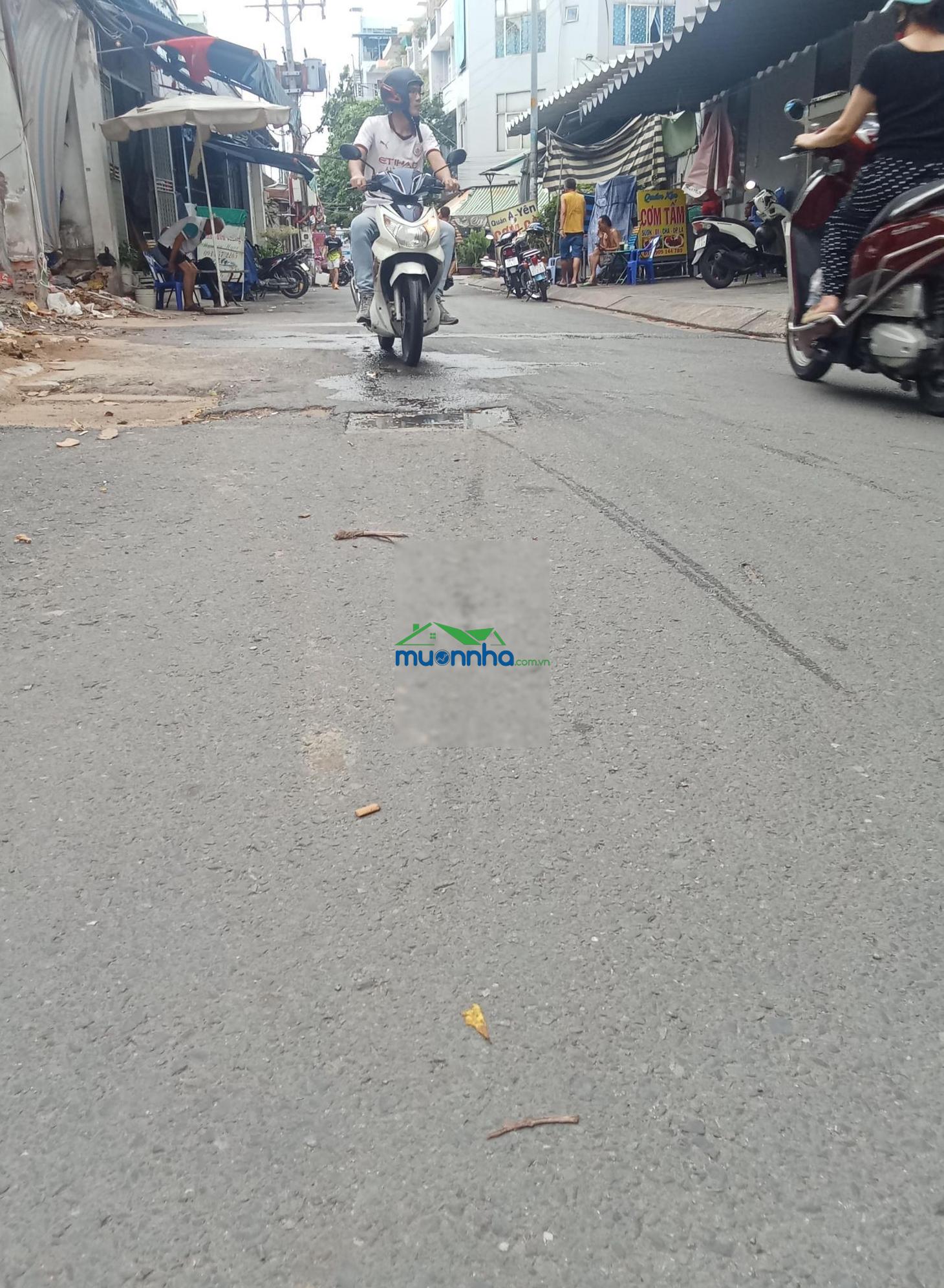 Bán nhà - gần cầu chà và q5 - vào ơ ngay - hẻm thông - 132m2 - 07pn - 7wc - chỉ hơn 7 tỷ - 3