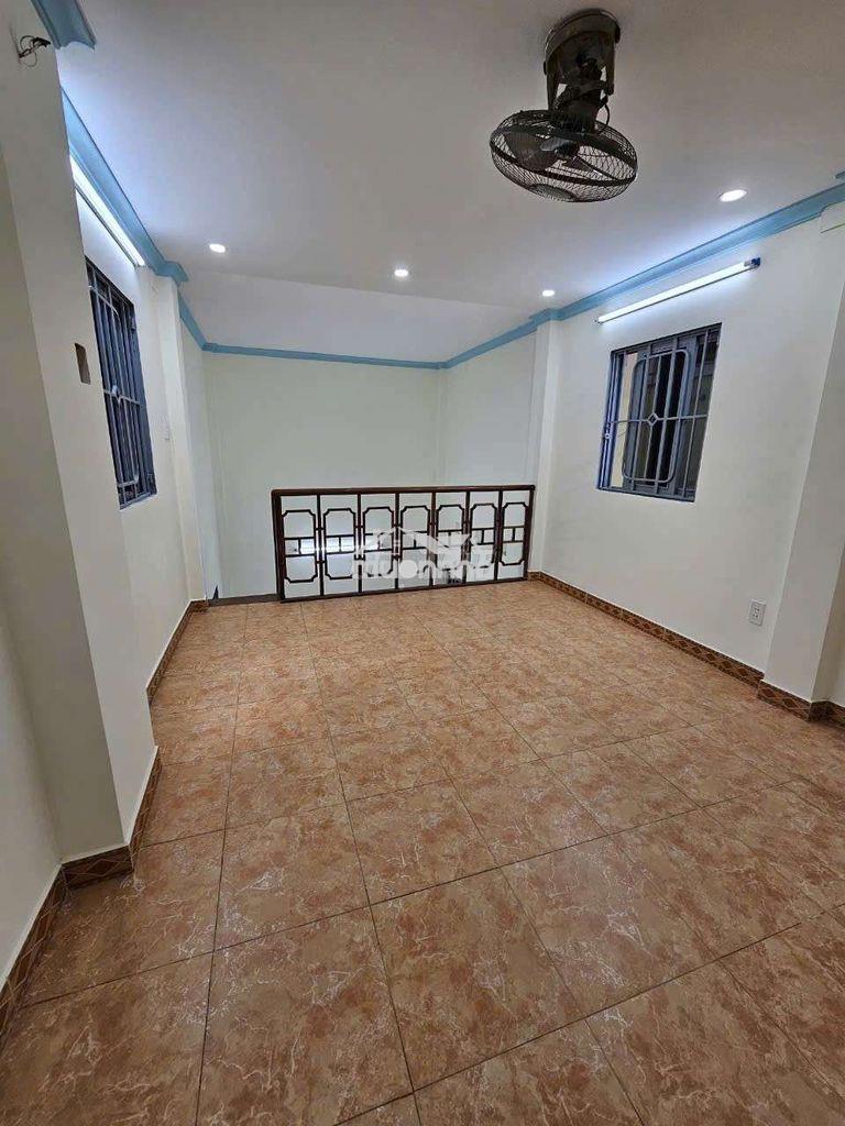 Cho thuê nhà 3pn, 3tầng, 2wc. khu bàn cờ q3, giá chỉ 9 triệu/tháng tl - 3