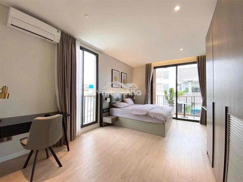 Căn hộ dịch vụ có ban công full nt trung tâm q7