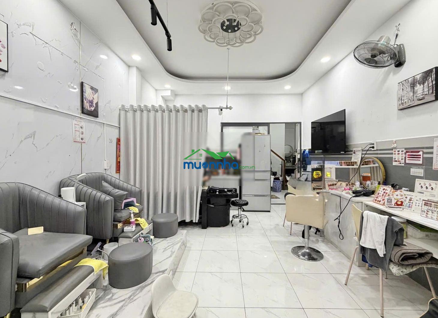 Chủ thiện chí bán nhanh! hẻm ô tô tránh, cách mặt tiền 3 căn, 4 tầng, 35m²