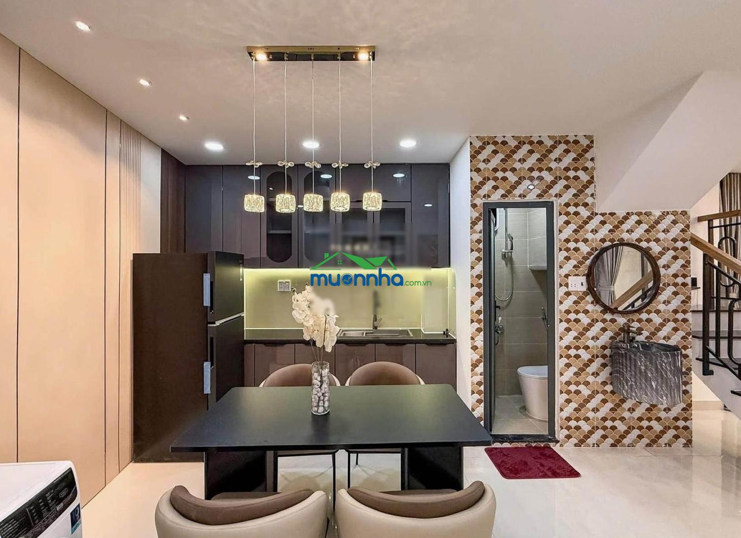 Chỉ 6.05 tỷ nhà đẹp nguyễn cửu vân 60m2 đất-2 tầng 4pn full nội thất có pn dưới trệt sát mặt tiền