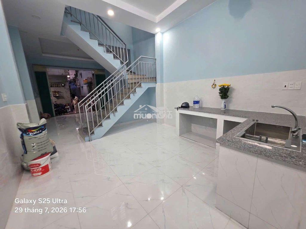 Nhà gần đầm sen - 2