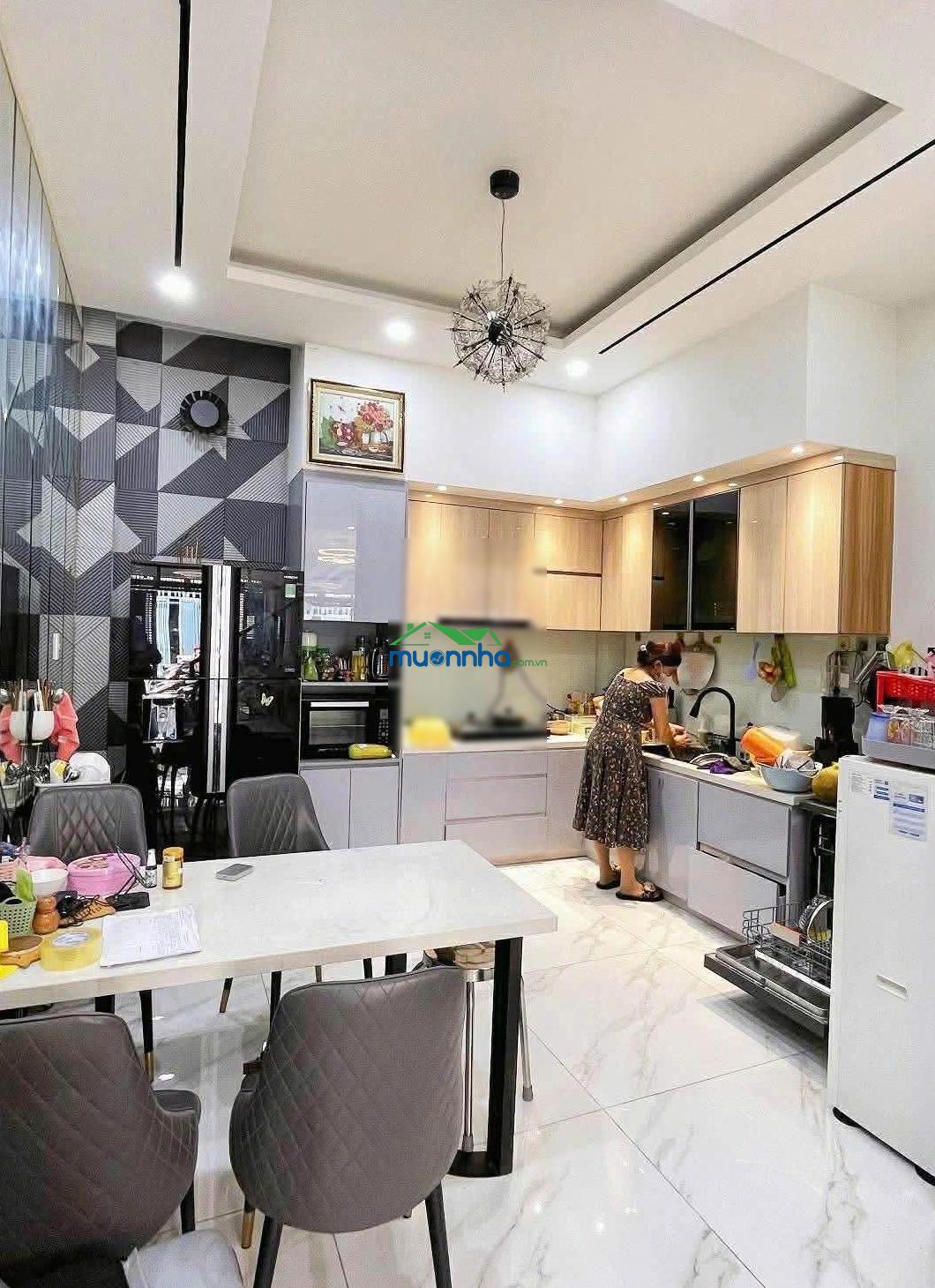 Chính chủ chịu lỗ bán nhà đường mai văn vĩnh, p. tân quy, quận 7. 62.1m2. sổ hồng riêng