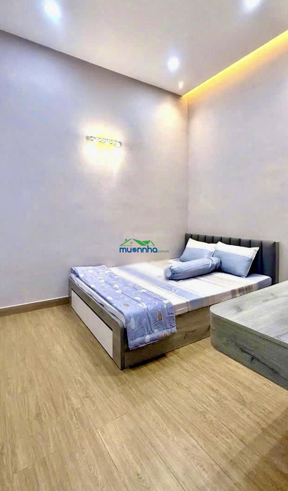 Giảm 400tr - giáp q1, nguyễn cửu vân-15m ra ô tô tránh, nhà đẹp ở ngay 30.4m2(4x8) có chỗ đỗ ô tô - 3