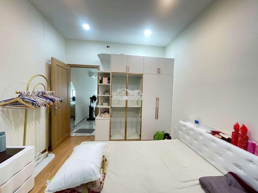Giảm 2 tỷ bán gấp nhà quận 1 - 4