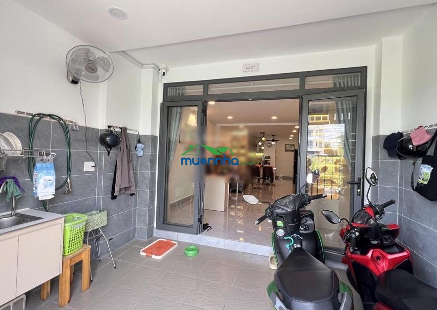 Nhà mới full nội thất cao cấp đường 6m ô tô tránh nhau hoàn công đầy đủ
