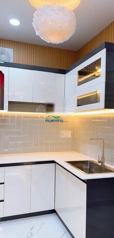 Bán nhà quận 5 lê hồng phong 7.1 tỷ. nở hậu 6m, 3pn (có pn trệt), nội thất đẹp, xách vali vào ở. - 3