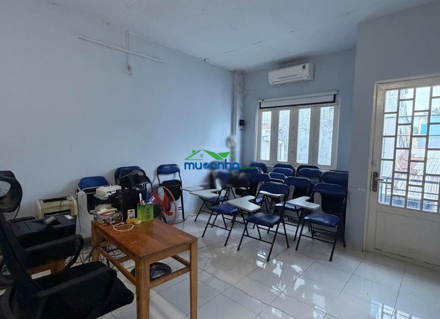 Chỉ 4.** tỷ sở hữu nhà 3 tầng - 3pn - ngang 5m - trần phú - quận 5
