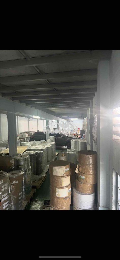 Cho thuê kho xưởng 450m2 đường tân sơn nhì, tân phú giá 33 triệu - 2